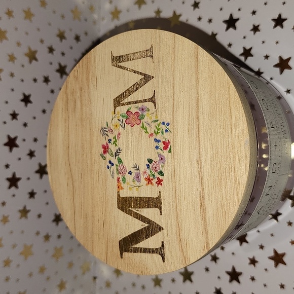 Brand New Sand + Fog Goji Berry Soy Wax Blend Candle - Picture 3 of 7